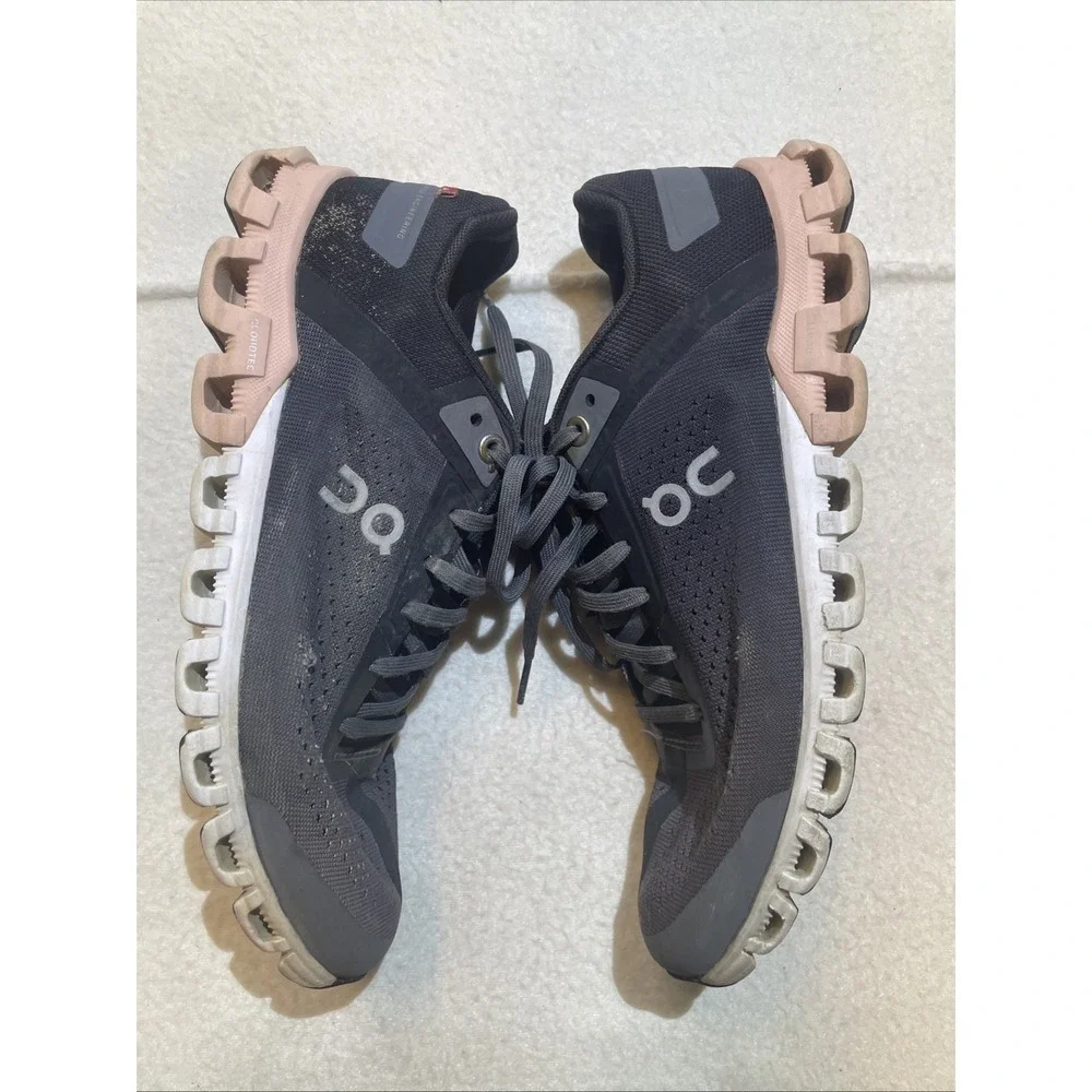 On Cloud Cloudflow Running Shoes Women Size 7 Grey Athletic‎ Sneaker